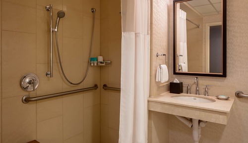 Zimmer, 2 Doppelbetten, barrierefrei (SHOWER)