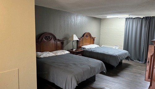 Zimmer, 2 Queen-Betten