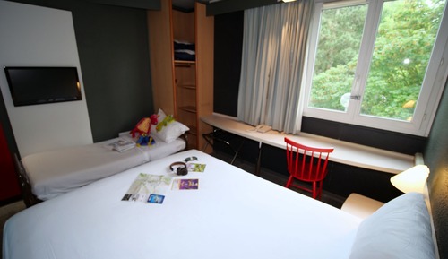 Standard-Doppelzimmer, Mehrere Betten