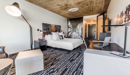 Zimmer, 1 King-Bett, barrierefrei (Hearing)