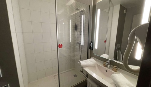Standard-Doppelzimmer, Mehrere Betten