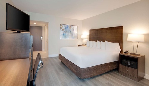 Standardzimmer, 1 King-Bett, Nichtraucher, Kühlschrank und Mikrowelle