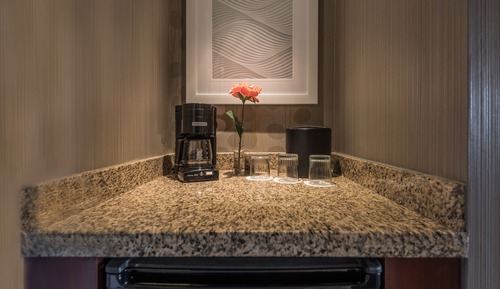 Studio, 1 King-Bett (Mobility/Hearing Access, Roll-In Shwr)