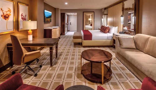 Vista Tower Deluxe King