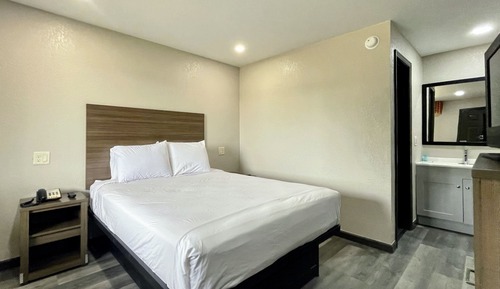 Basic-Zimmer, 1 Queen-Bett