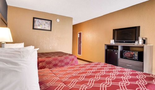 Zimmer, 2 Doppelbetten, Nichtraucher (Private Bath)