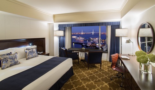 Premium-Zimmer, 1 King-Bett, Zutritt zur Club Lounge, Hafenblick (High Floor)