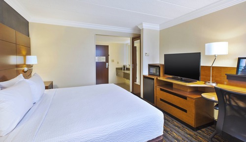 Zimmer, 1 King-Bett (Mobility/Hearing Access, Roll-In Shwr)