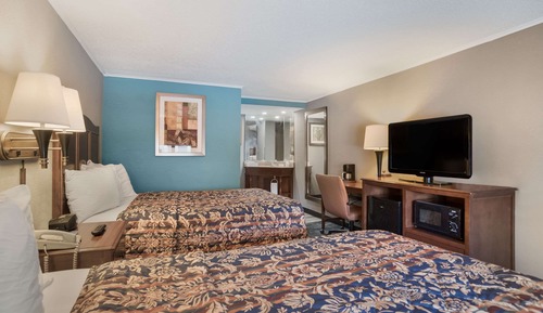 Zimmer, 2 Doppelbetten, barrierefrei, Raucher