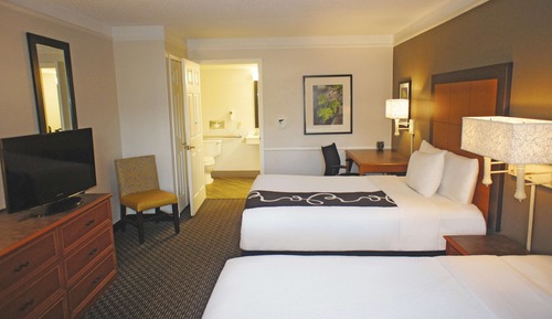 Deluxe-Zimmer, 2 Doppelbetten, barrierefrei (Mobility/Hearing,roll-in shower)