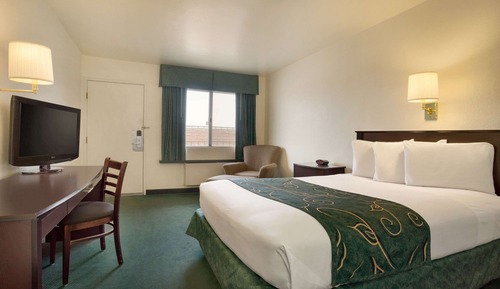 Zimmer, 1 Queen-Bett, Nichtraucher (Second Floor)