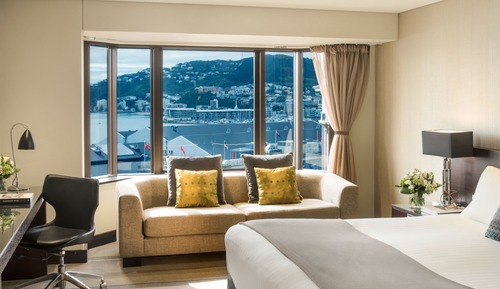 Premium-Zimmer, 1 King-Bett, Zutritt zur Club Lounge, Hafenblick