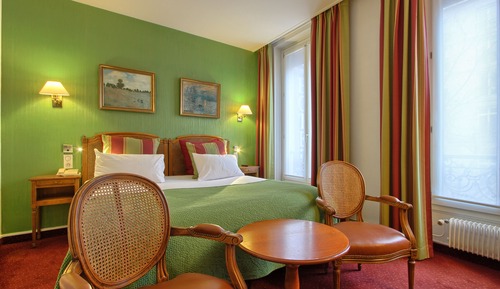 Superior-Doppel- oder -Zweibettzimmer