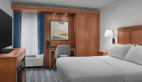 Zimmer, 1 Queen-Bett, barrierefrei, Nichtraucher (Roll-In Shower)