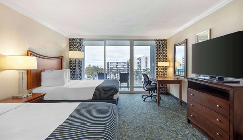 Familien-Suite, 2 Queen-Betten, Nichtraucher, Kochnische (with Sofabed)