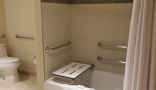 Suite, 2 Queen-Betten, barrierefrei, Badewanne