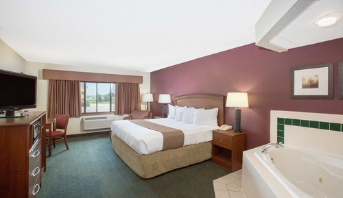 Suite, 1 King-Bett, Nichtraucher (One-Bedroom Suite)