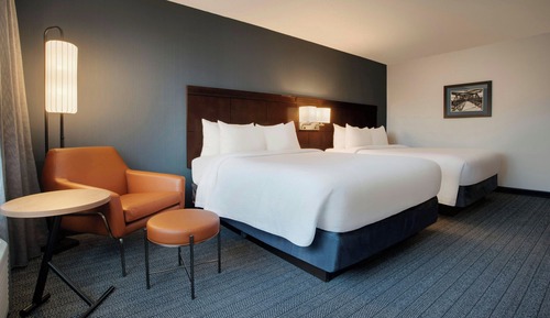 Zimmer, 2 Queen-Betten