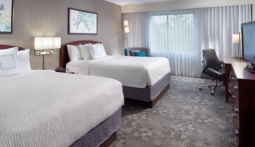 Zimmer, 2 Queen-Betten (Mobility/Hearing Access, Roll-in Shwr)