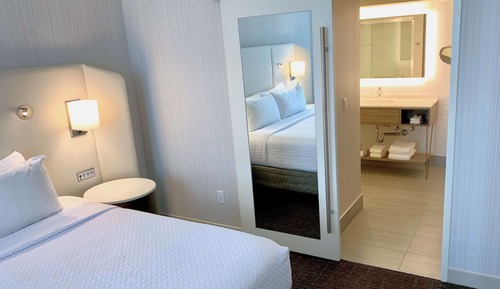 Superior-Suite, 1 King-Bett (One Bedroom Oakhurst Suite King)