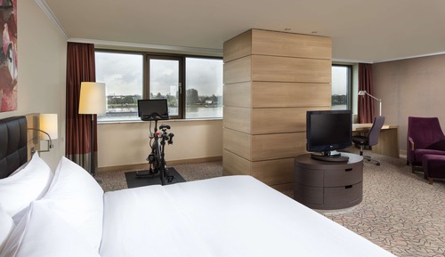 Junior-Suite, 1 King-Bett (Peloton Bike)