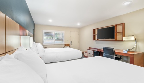 Standardzimmer, 2 Queen-Betten, Kühlschrank, Blick auf den Innenhof