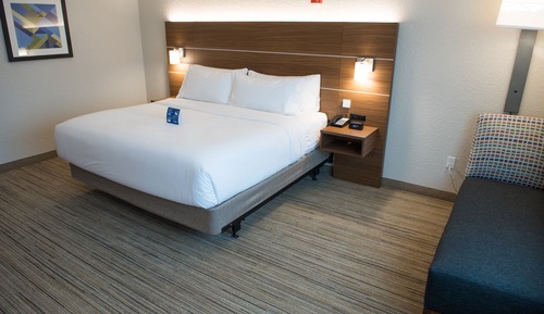 Standardzimmer, 1 King-Bett, barrierefrei (Communications, Mobil, Roll-In Shower)