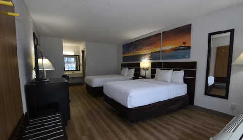 Zimmer, 2 Doppelbetten, Nichtraucher, Poolblick