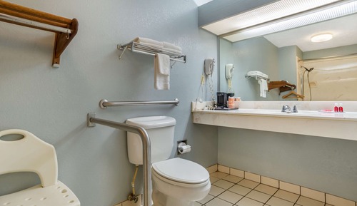 Zimmer, 1 King-Bett und Schlafsofa, barrierefrei, Raucher