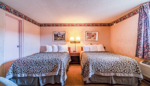 Zimmer, Nichtraucher (1 King Bed & 1 Full Bed)