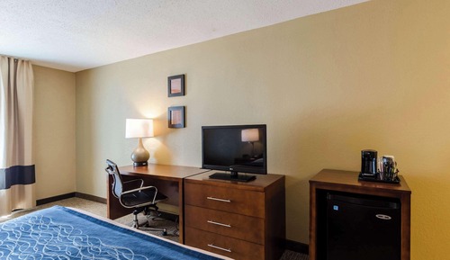 Zimmer, 1 King-Bett, barrierefrei, Nichtraucher (Accessible Tub)