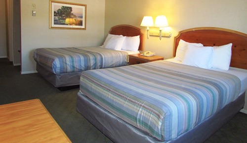 Zimmer, 2 Doppelbetten, Nichtraucher, Kühlschrank und Mikrowelle