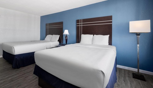 Zimmer, 2 Doppelbetten, Nichtraucher