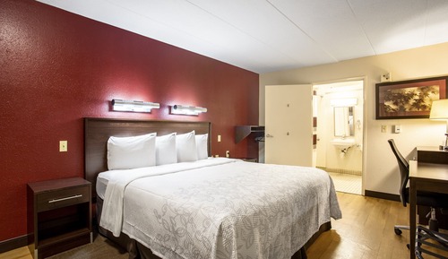 Premium-Zimmer, 1 King-Bett, barrierefrei (Upgraded Bedding & Snack, Smoke Free)