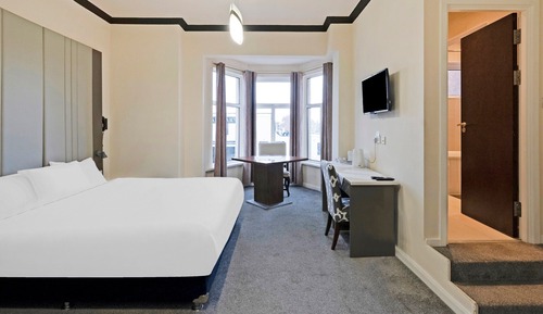 Standard-Dreibettzimmer, Mehrere Betten