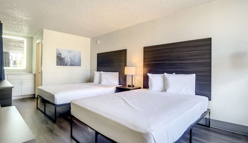 Basic-Zimmer, 2 Queen-Betten, Nichtraucher