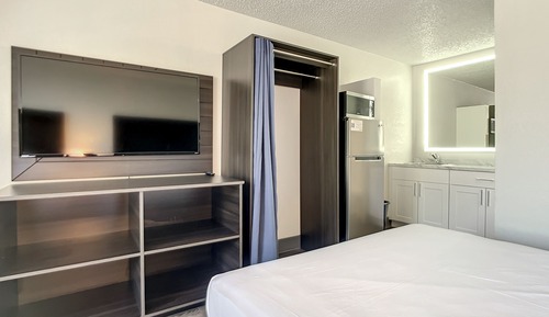 Basic-Zimmer, 1 King-Bett, Nichtraucher