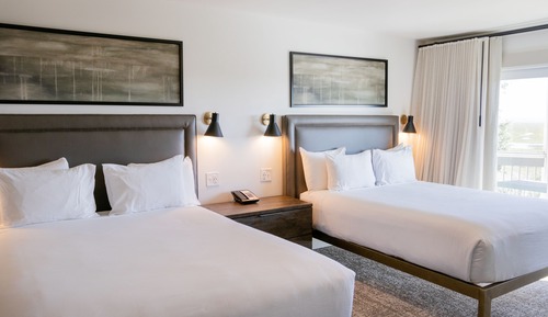 Zimmer, 2 Queen-Betten, Balkon