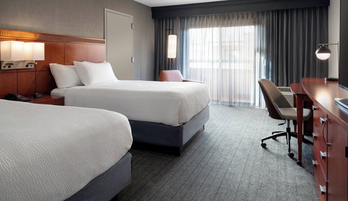 Zimmer, 2 Doppelbetten, Nichtraucher, Balkon (Mobility/Hearing Accessible, Tub)