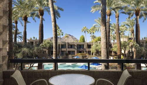 Zimmer, 2 Queen-Betten, Balkon