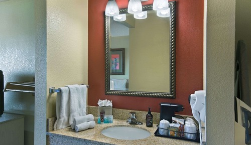 Standardzimmer, 1 King-Bett, Nichtraucher, Balkon (Pool View)