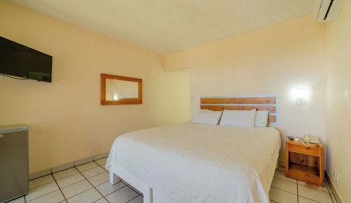 Standardzimmer, 1 King-Bett, eingeschränkter Meerblick