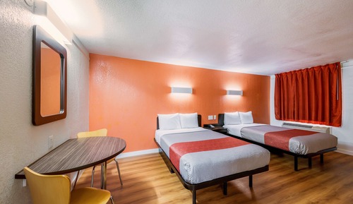Standardzimmer, 2 Doppelbetten, barrierefrei, Raucher