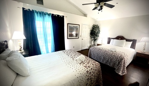 Familienvilla, Mehrere Betten, 2 Bäder (Villa One, 410 Ft from Resort, 3 Bedr)