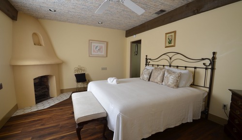 Exclusive-Villa, Mehrere Betten (Pickford Palms Ranch A-1, 6  mi from)