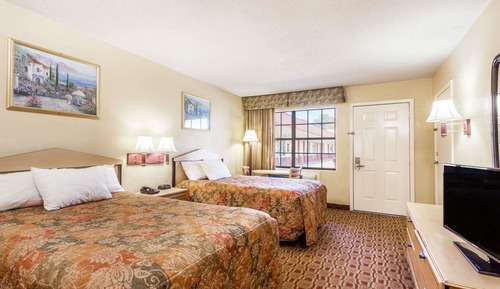 Zimmer, 2 Doppelbetten, Nichtraucher