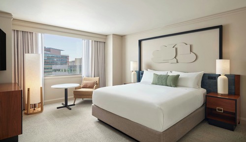 Suite, 1 King-Bett und Schlafsofa, Nichtraucher (Mobility Accessible, Roll-in Shower)