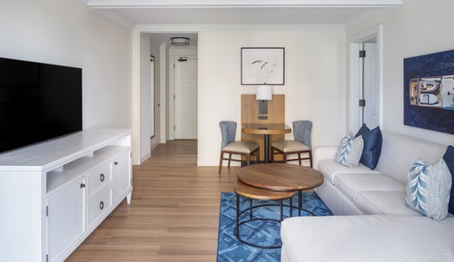 Superior-Suite, 1 King-Bett und Schlafsofa, Blick auf die Anlage