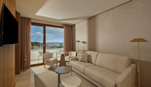 Suite Son Caliu Partial Sea View (VIP Lounge Included)