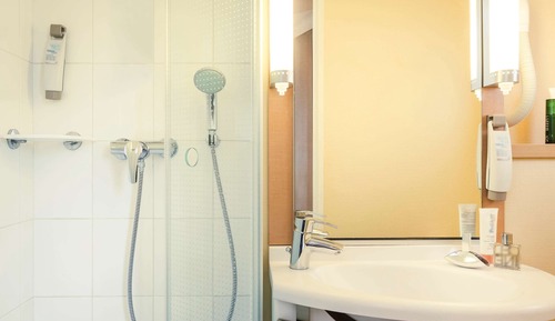 Standard-Zweibettzimmer, Mehrere Betten